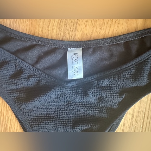 Ivory Rose bikini bottom - Picture 2 of 3